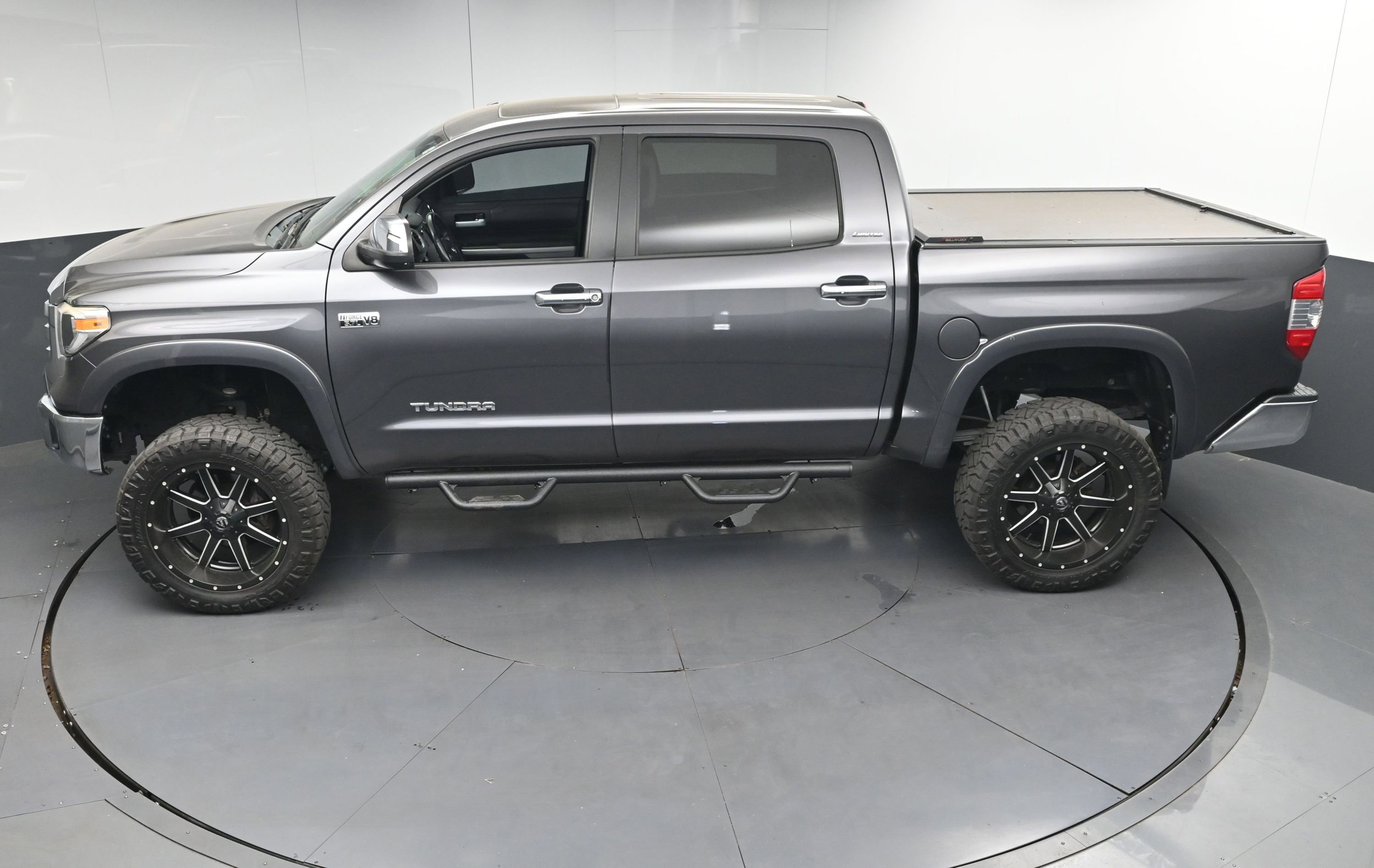 Used 2018 Toyota Tundra Limited AWD/4WD image 39