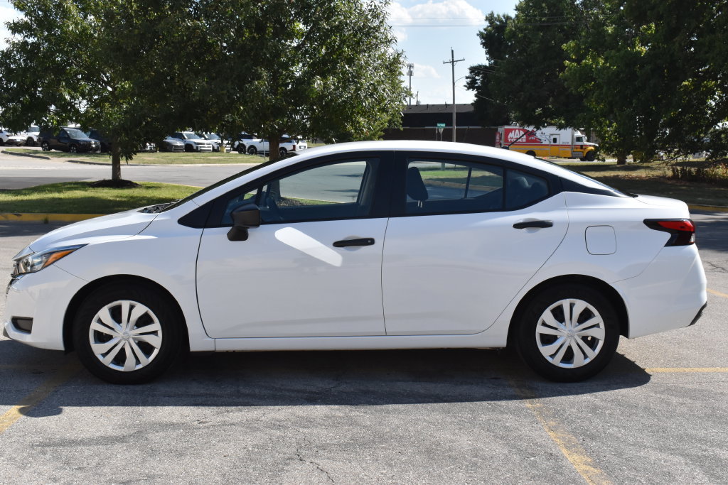 Used 2025 Nissan Versa S FWD image 6