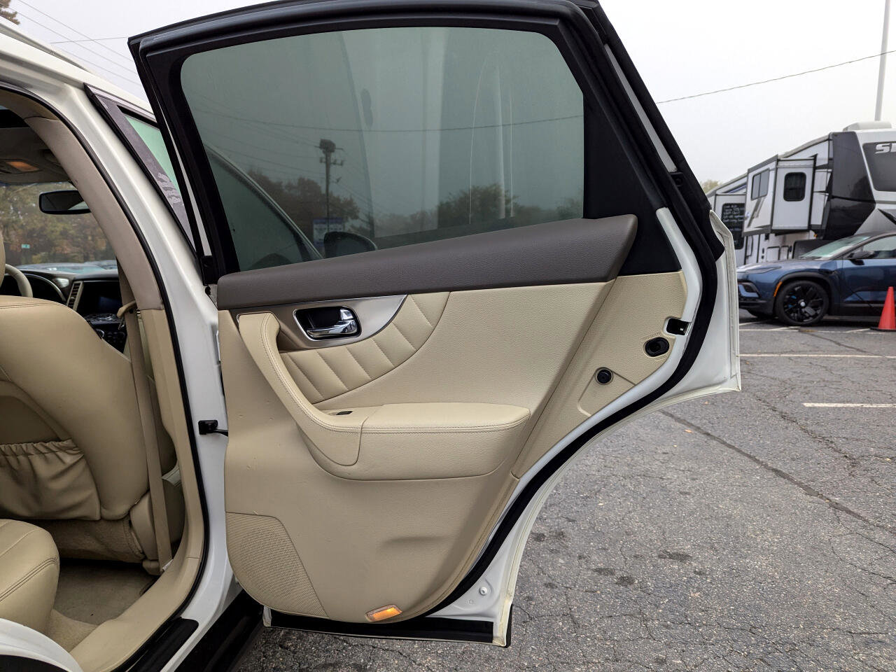 Used 2010 INFINITI FX35 AWD w/ Navigation Pkg image 39