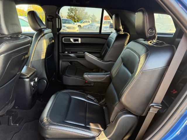 Used 2020 Ford Explorer XLT w/ Equipment Group 202A AWD/4WD image 9