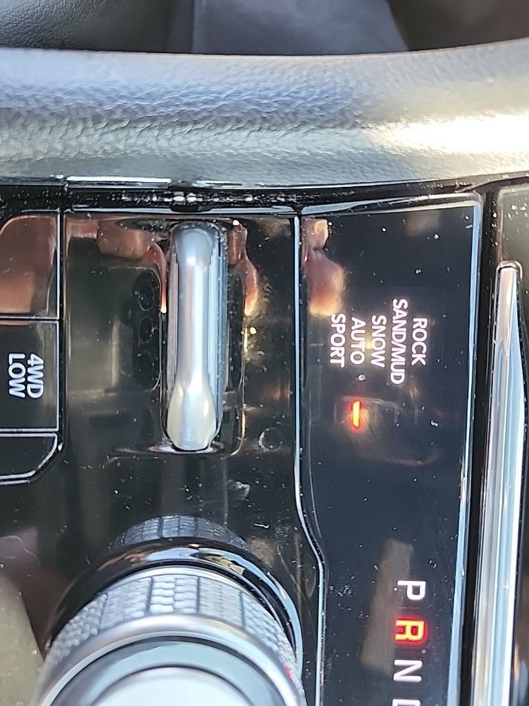 Certified 2024 Jeep Grand Cherokee Overland image 39