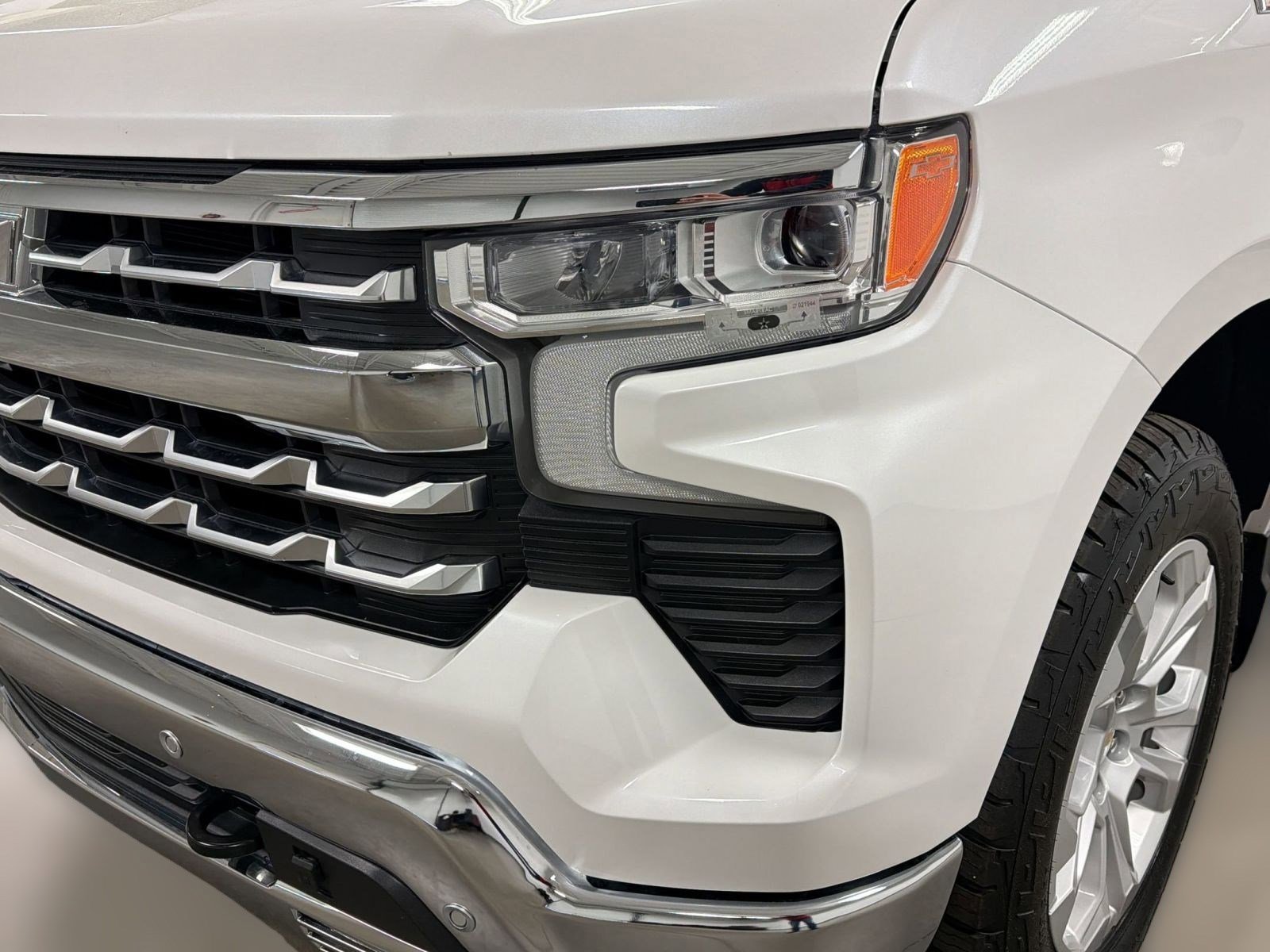 Certified 2023 Chevrolet Silverado 1500 LTZ image 9