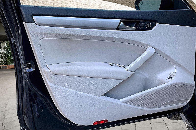 Used 2022 Volkswagen Passat 2.0T SE image 17