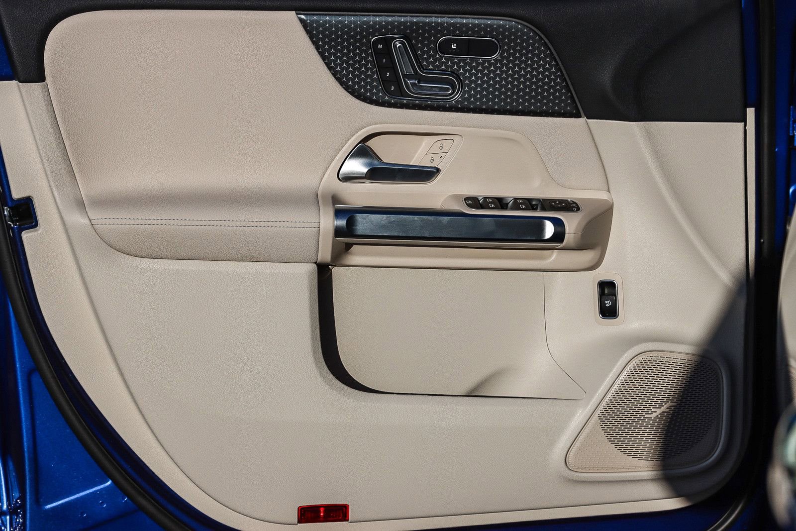 Used 2024 Mercedes-Benz EQB 300 4MATIC image 20