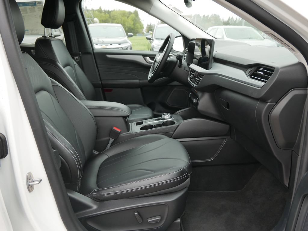 New 2025 Ford Escape SE w/ PHEV Premium Package FWD image 12
