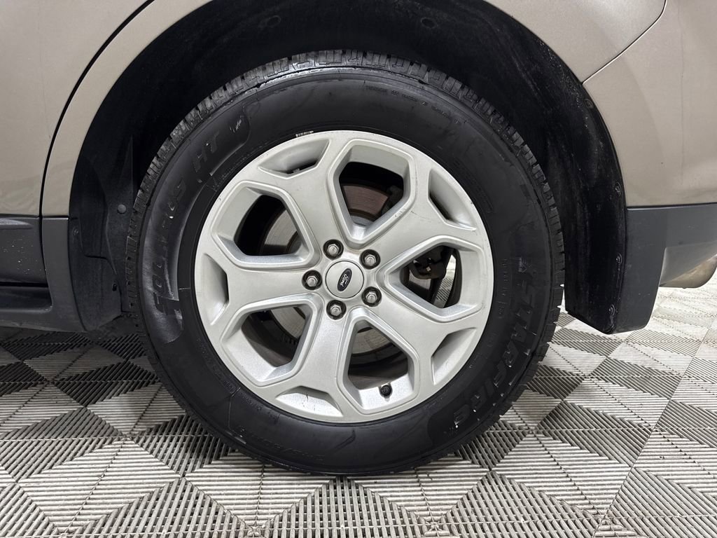 Used 2013 Ford Edge SEL image 48