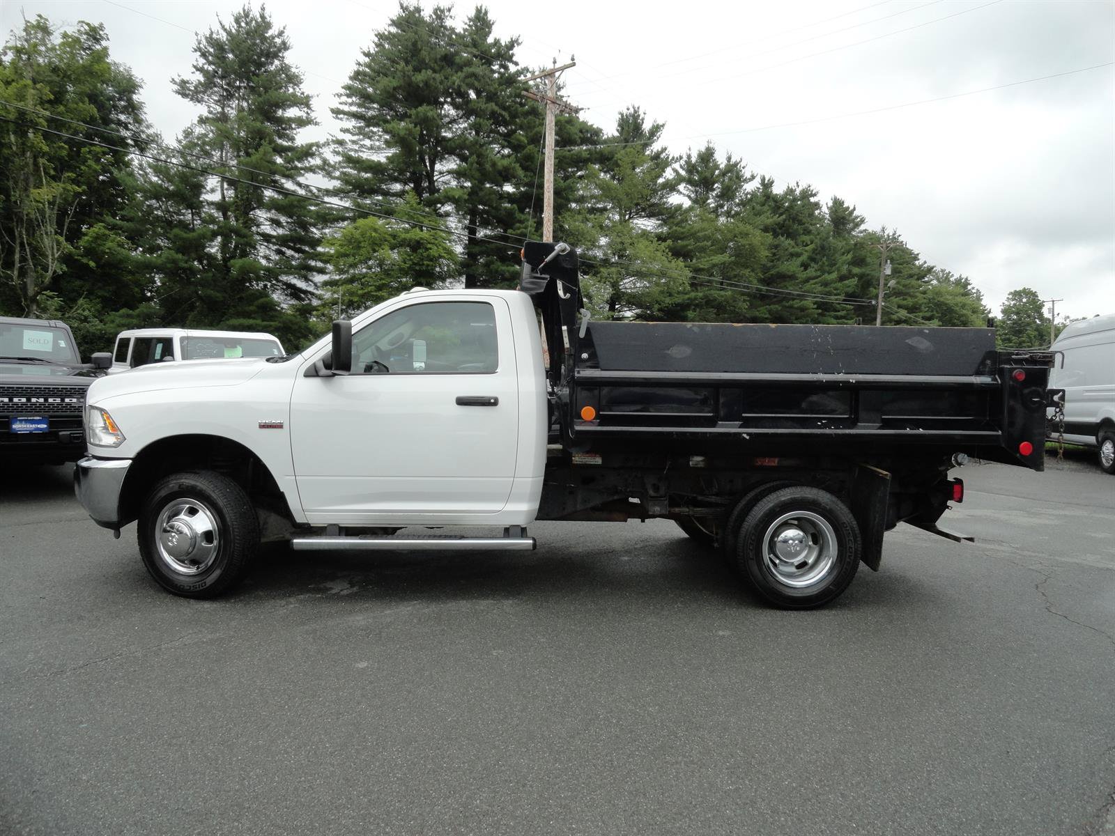 Used 2018 RAM 3500 Tradesman w/ Chrome Appearance Group AWD/4WD image 8
