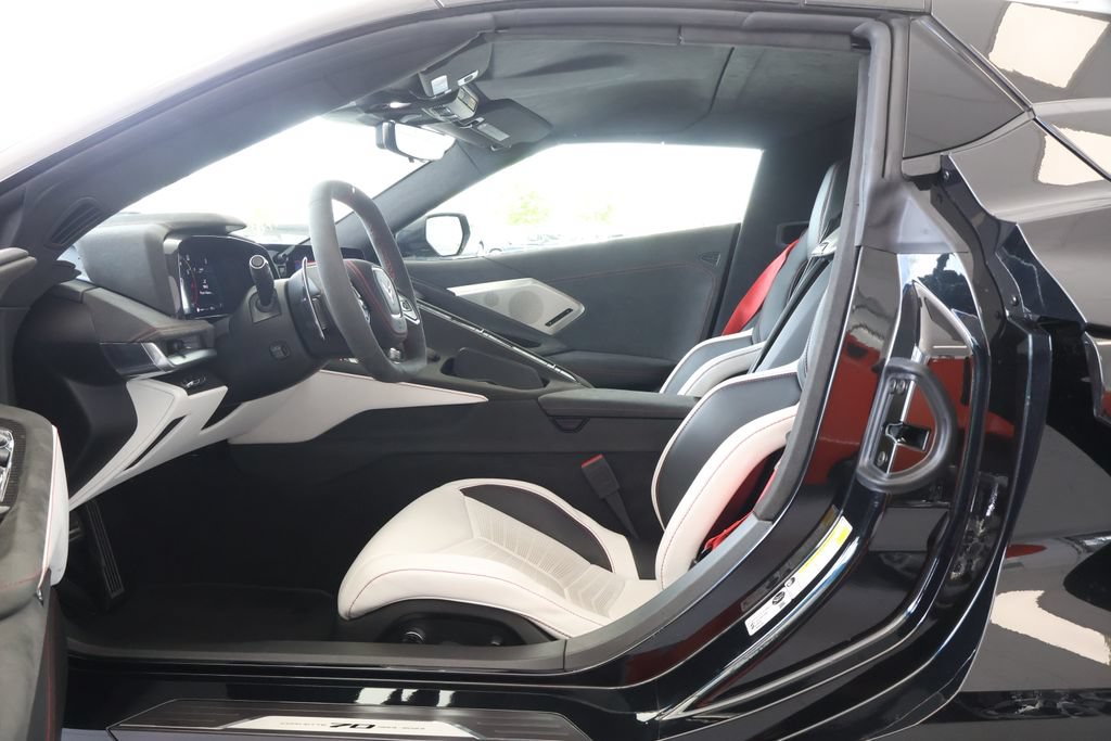 Used 2023 Chevrolet Corvette Stingray Premium Conv w/ Z51 Performance Package RWD image 18