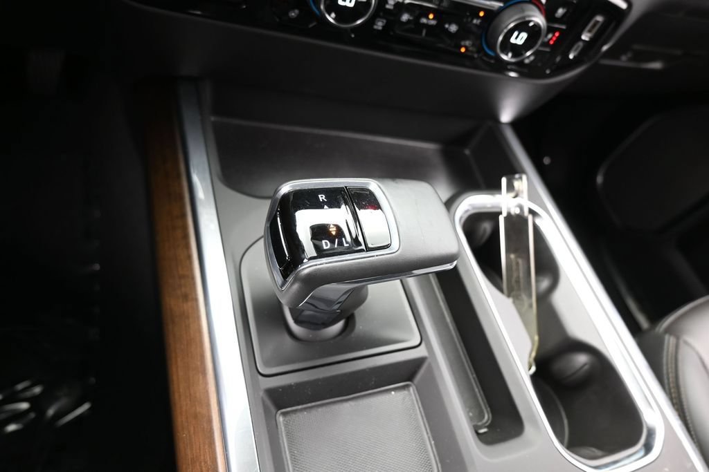 Used 2026 Chevrolet Silverado 1500 High Country w/ Midnight Edition AWD/4WD image 35