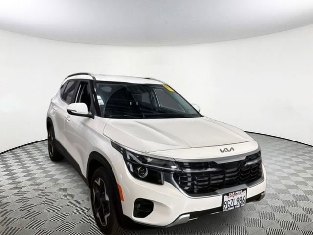 Certified 2024 Kia Seltos EX image 2