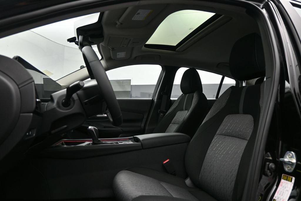 New 2026 Nissan Sentra SV w/ SV Convenience Package FWD image 15