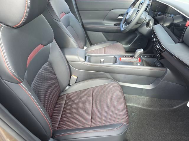 New 2026 Nissan Kicks SR w/ Cold Weather Package image 24