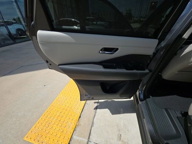 Used 2023 Nissan Pathfinder SL w/ SL Premium Package image 23