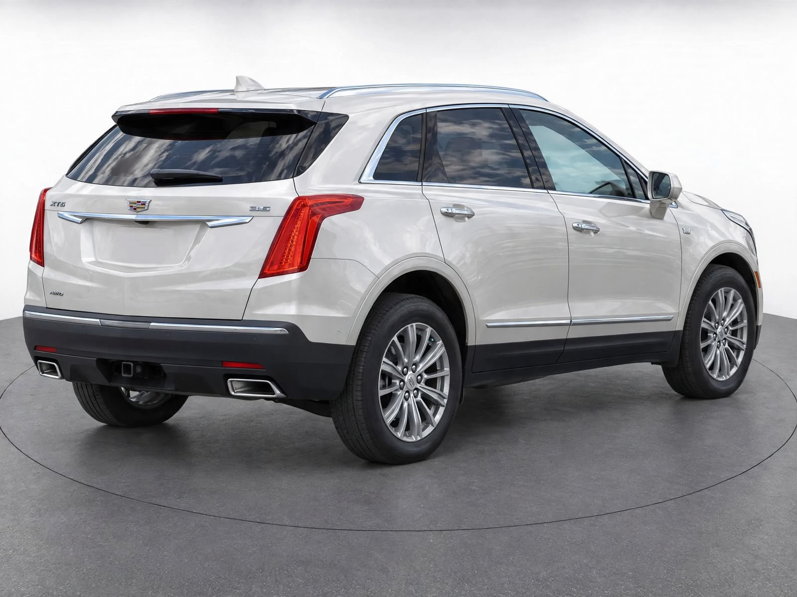 Used 2017 Cadillac XT5 Luxury AWD/4WD image 4