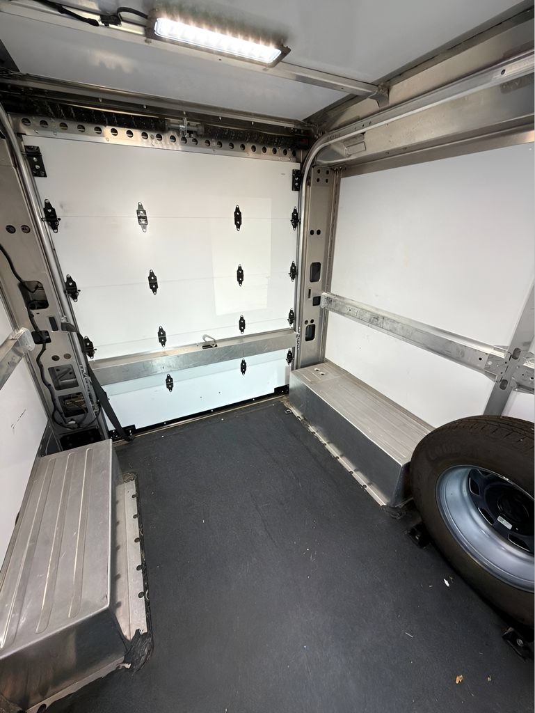 Used 2024 Chevrolet Brightdrop 400 w/ Commercial Equipment Package AWD/4WD image 19