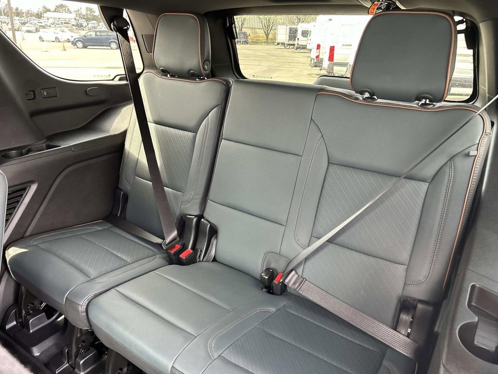 Used 2026 GMC Yukon AT4 w/ LPO, Floor Liner Package image 23