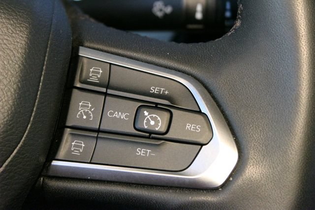 Used 2023 Jeep Compass Limited w/ Sun and Sound Group AWD/4WD image 22