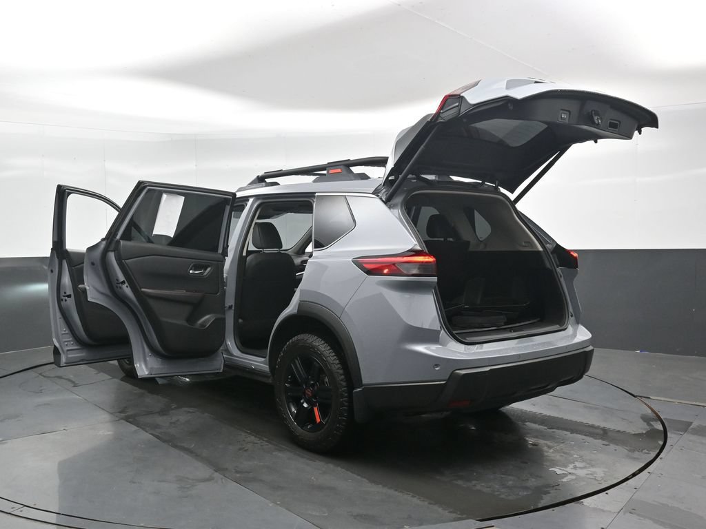 Used 2025 Nissan Rogue SV AWD/4WD image 49