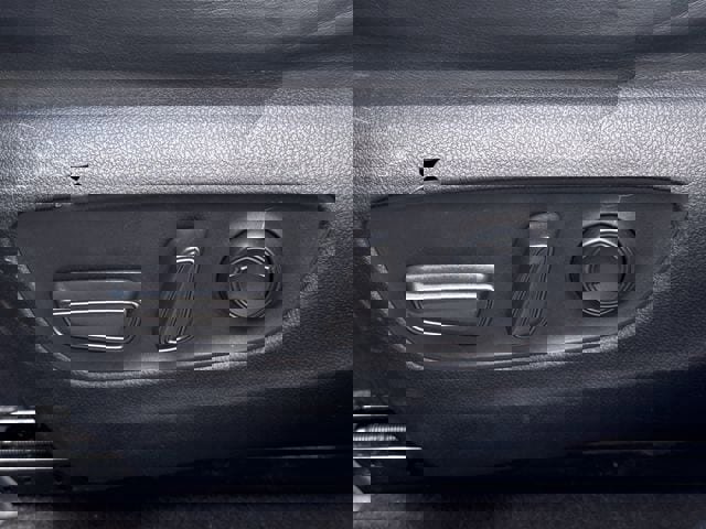 Used 2021 Toyota RAV4 XLE Premium image 28