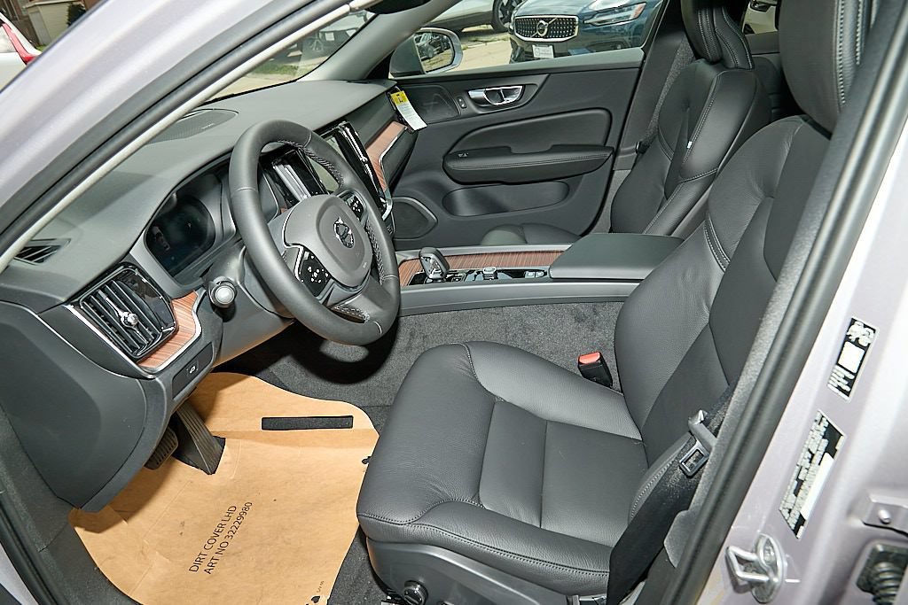 New 2026 Volvo V60 B5 Cross Country Plus w/ Climate Package AWD/4WD image 18