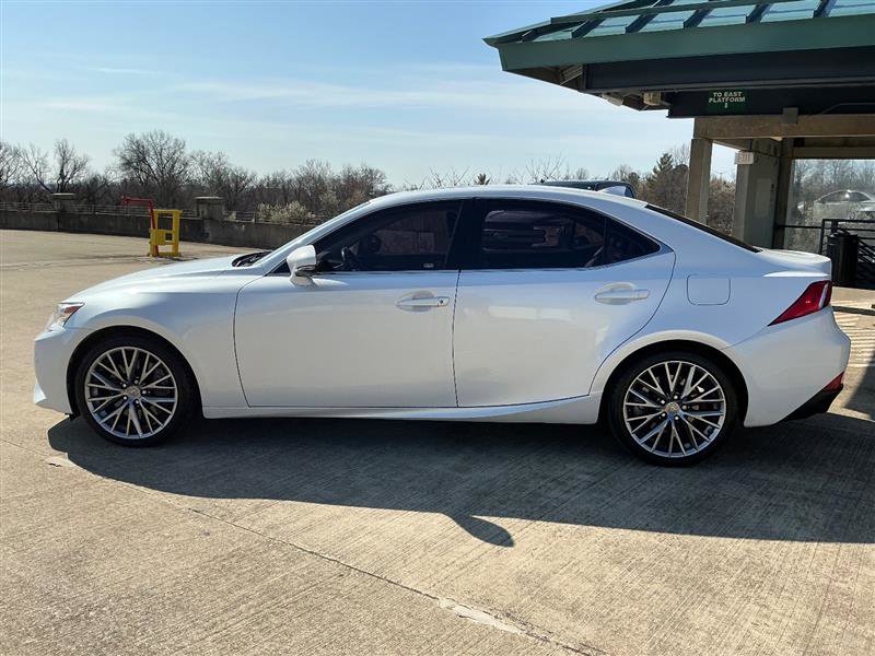 Used 2016 Lexus IS 200t image 3