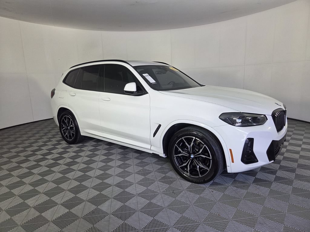 Used 2024 BMW X3 sDrive30i w/ Premium Package RWD image 2