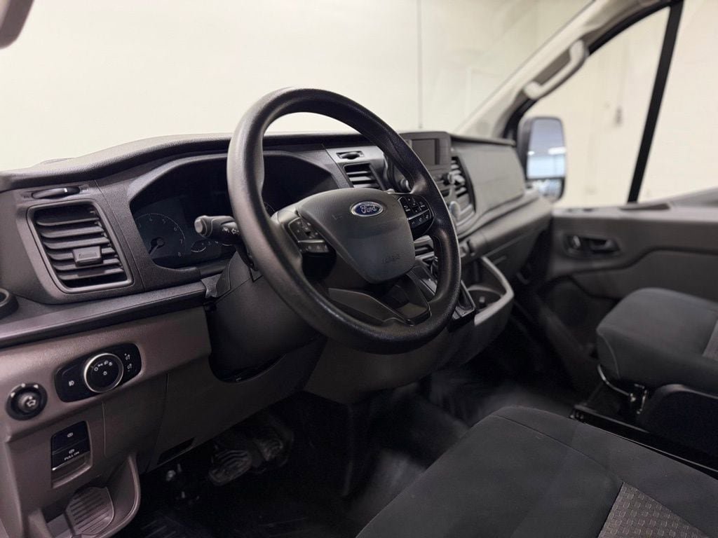 Used 2024 Ford Transit 250 Low Roof AWD w/ Exterior Upgrade Package image 15