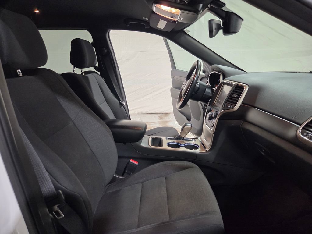 Used 2017 Jeep Grand Cherokee Laredo w/ Quick Order Package 23E image 10