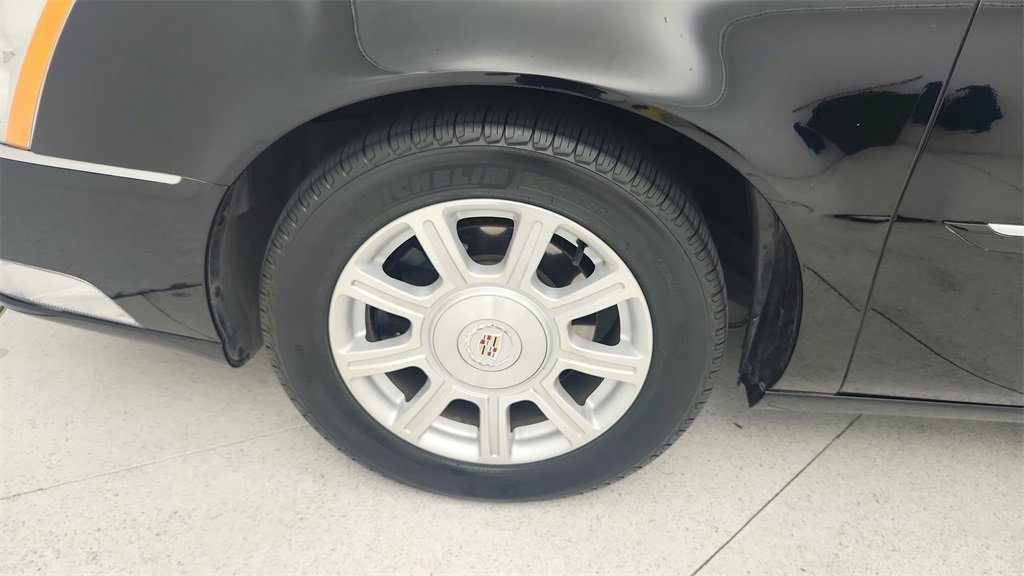 Used 2011 Cadillac DTS image 27