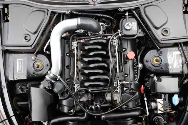 Used 2003 Jaguar XK8 Convertible image 23