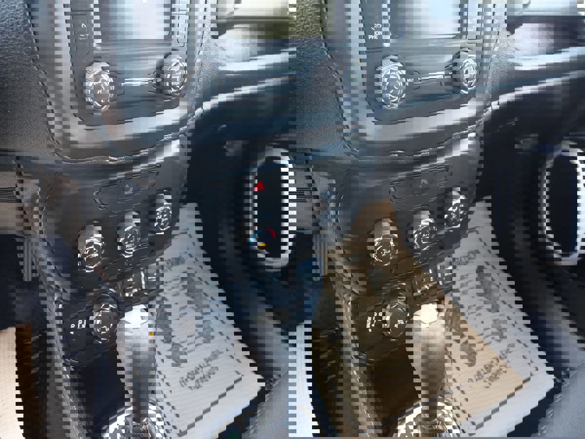 Used 2018 Jeep Renegade Sport w/ Power & Air Group image 14