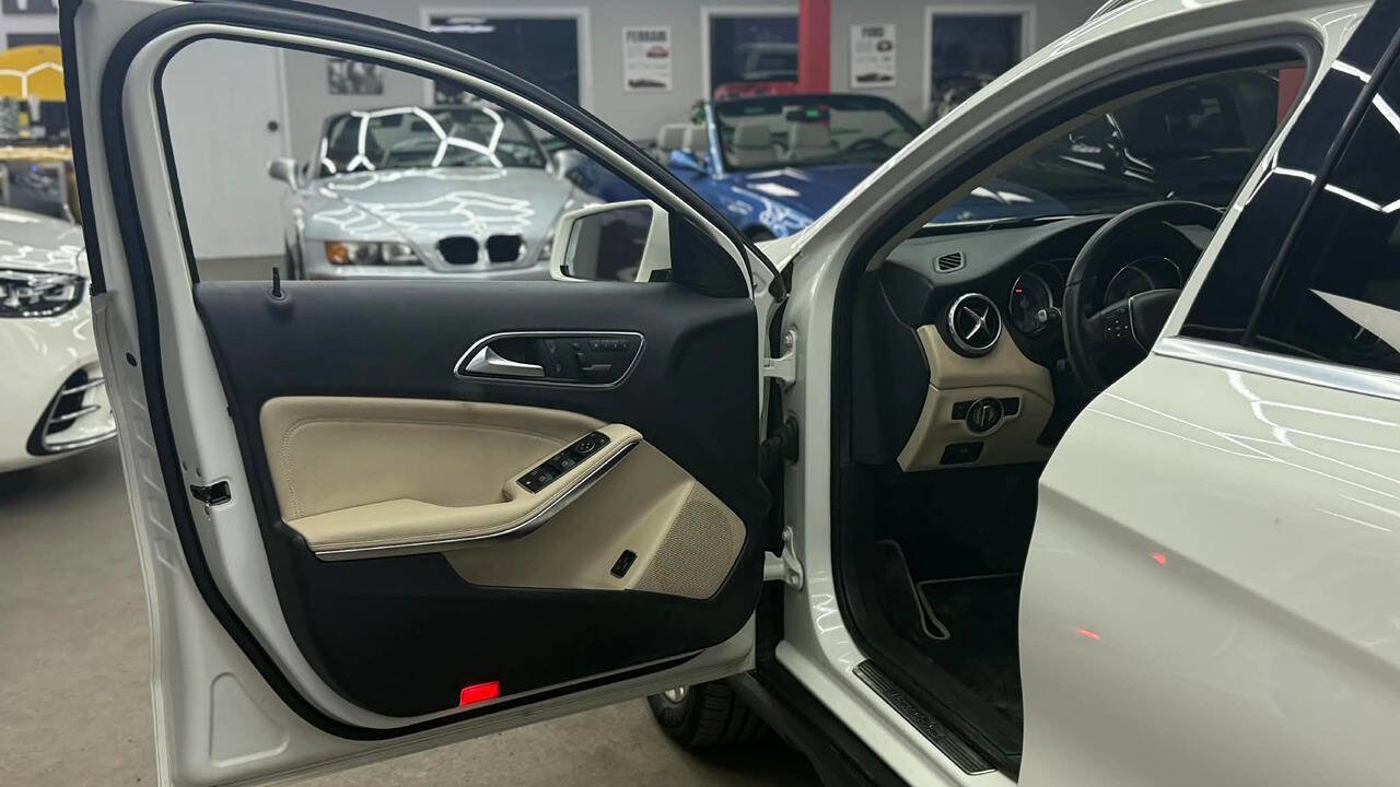 Used 2015 Mercedes-Benz GLA 250 4MATIC image 8