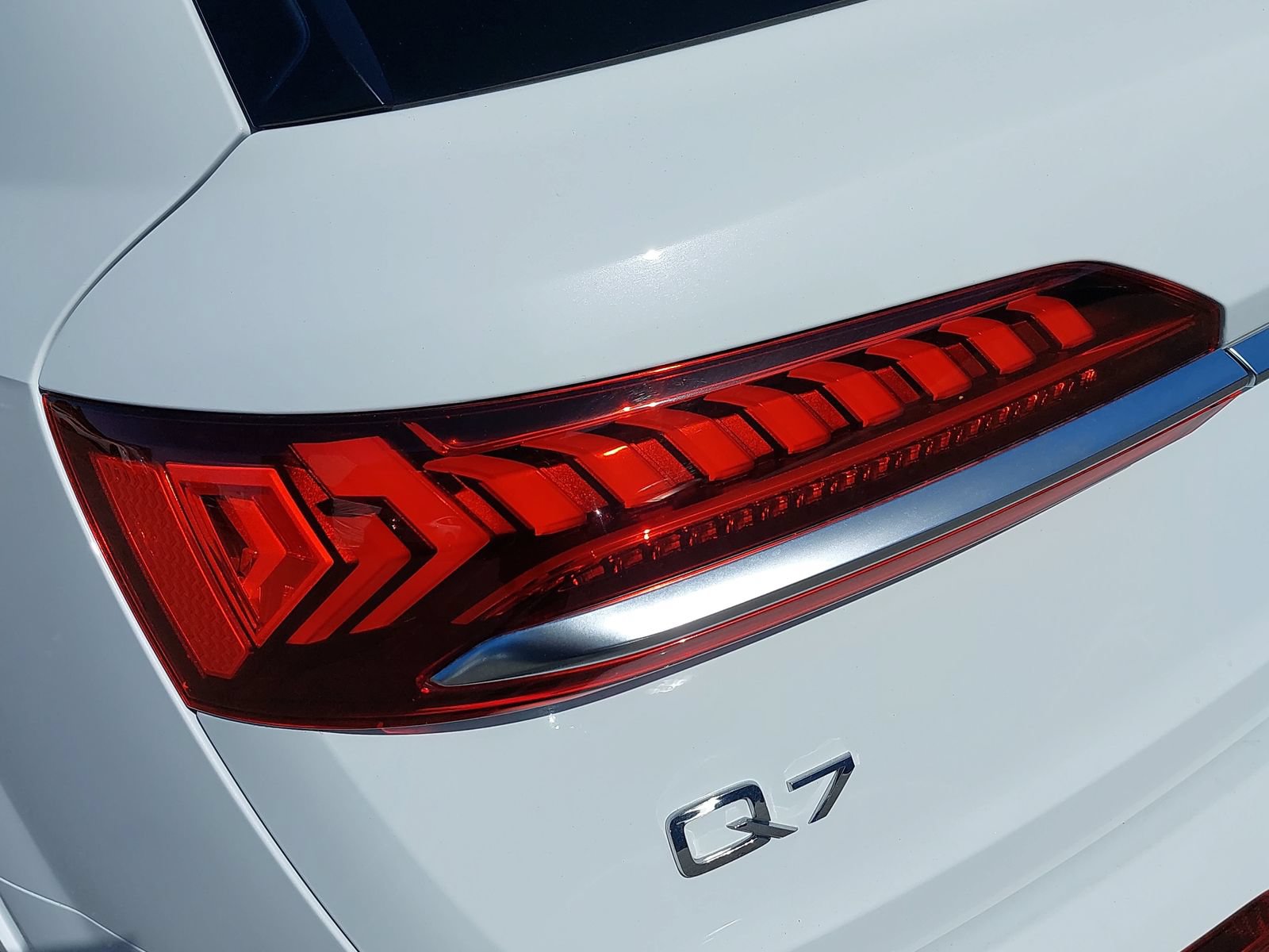 Used 2020 Audi Q7 2.0T Premium w/ Convenience Package AWD/4WD image 38