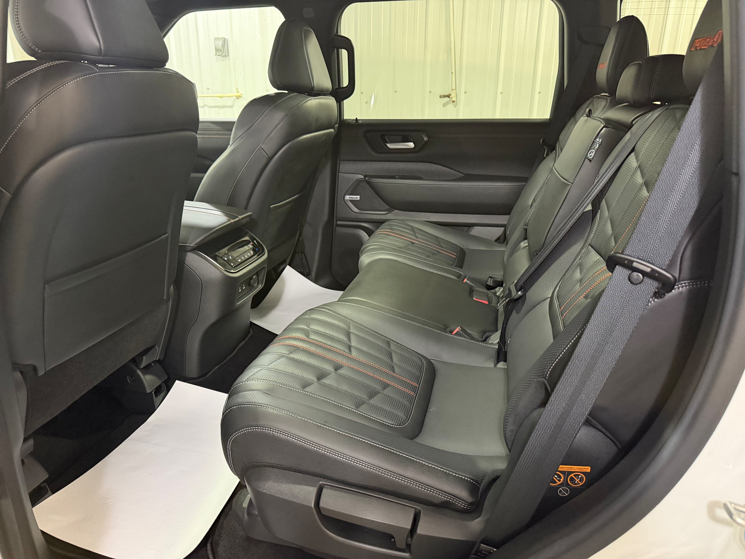 Used 2025 Nissan Armada PRO-4X AWD/4WD image 17
