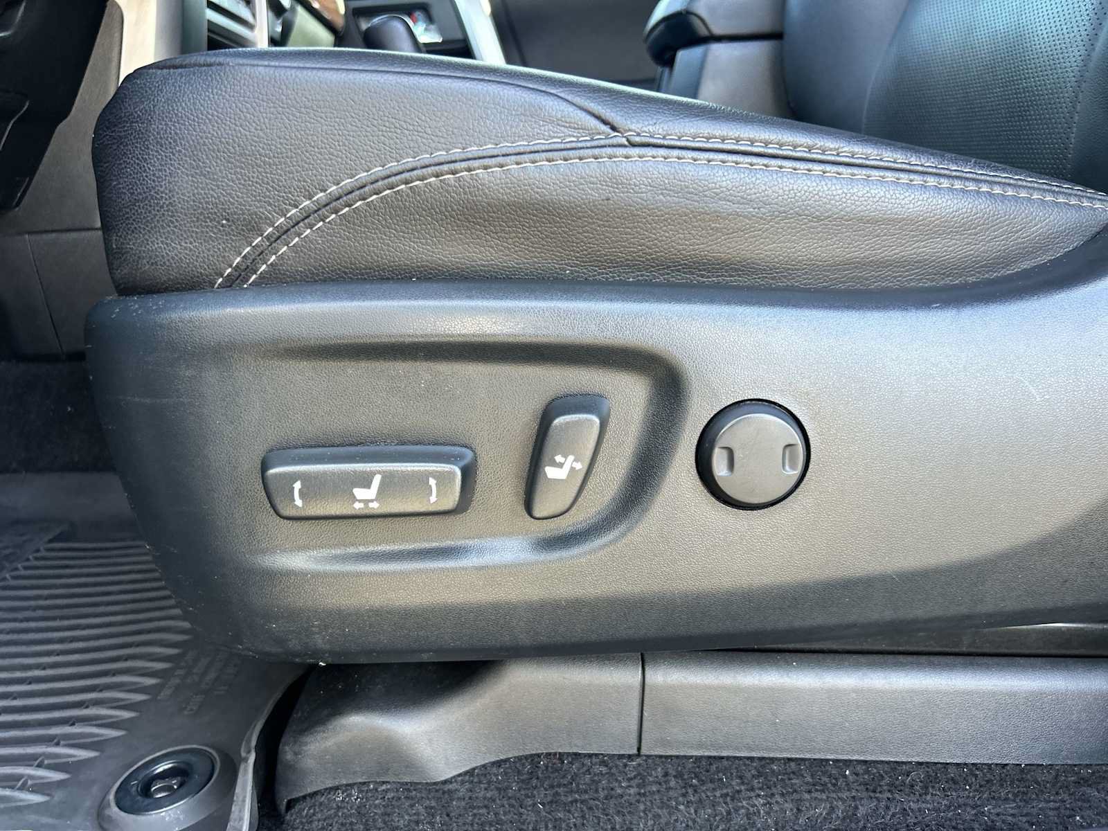 Used 2022 Toyota 4Runner Limited RWD image 14
