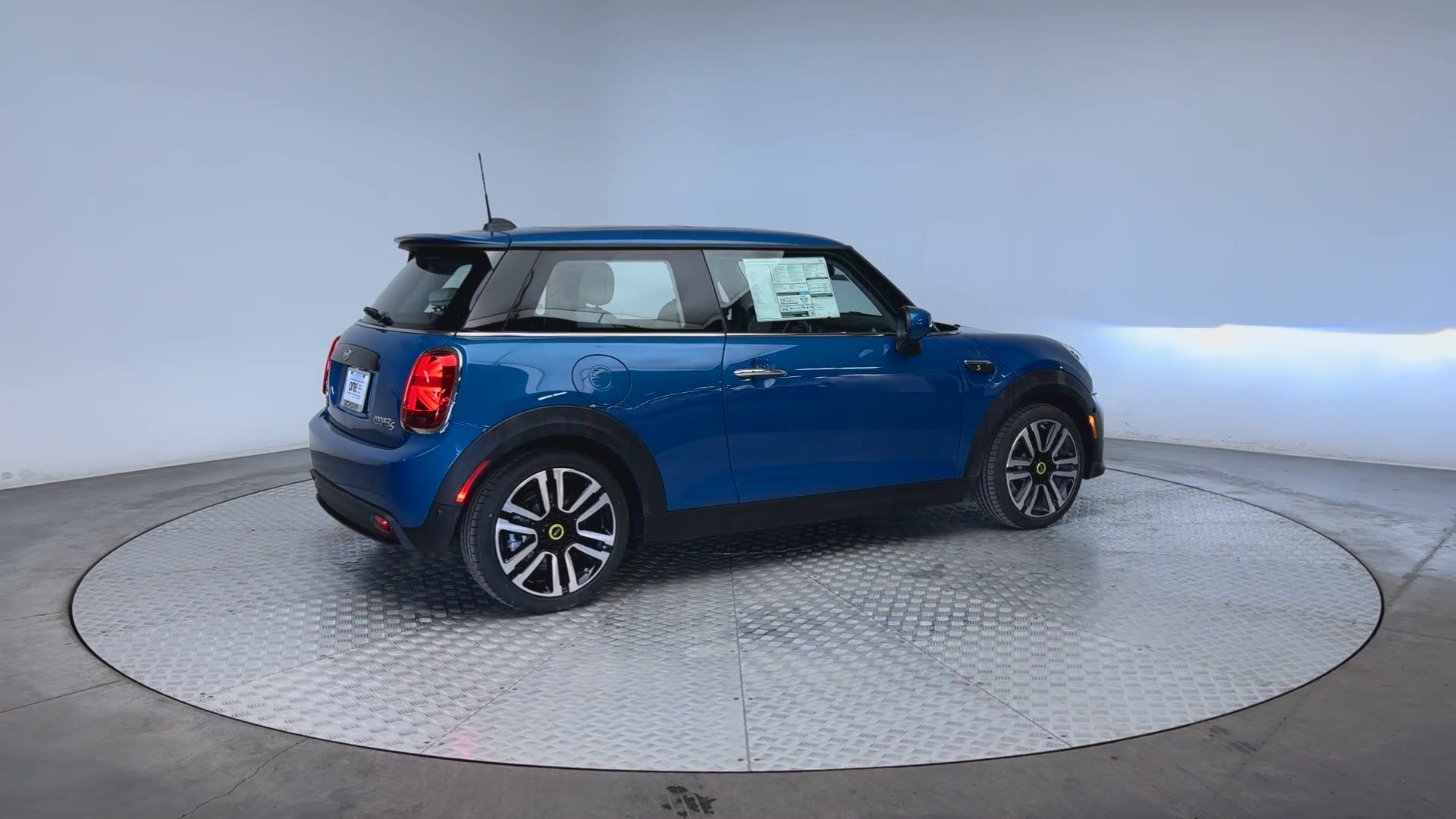 Certified 2024 MINI Cooper SE FWD image 8