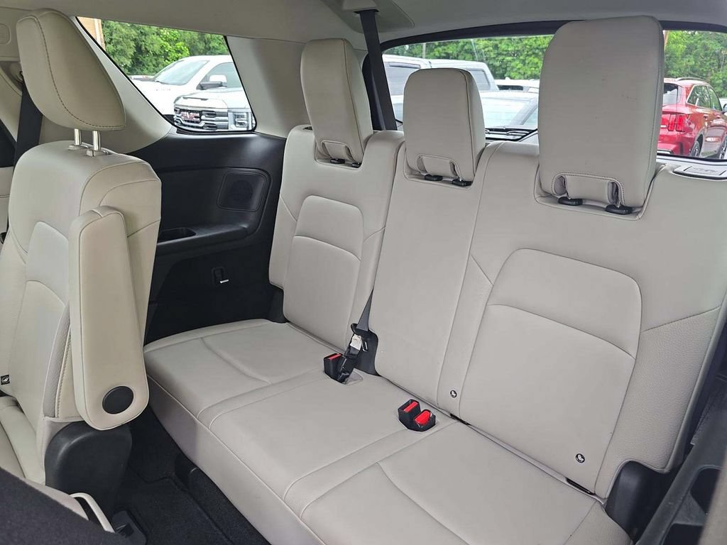 Used 2022 Nissan Pathfinder SL w/ SL Premium Package AWD/4WD image 5