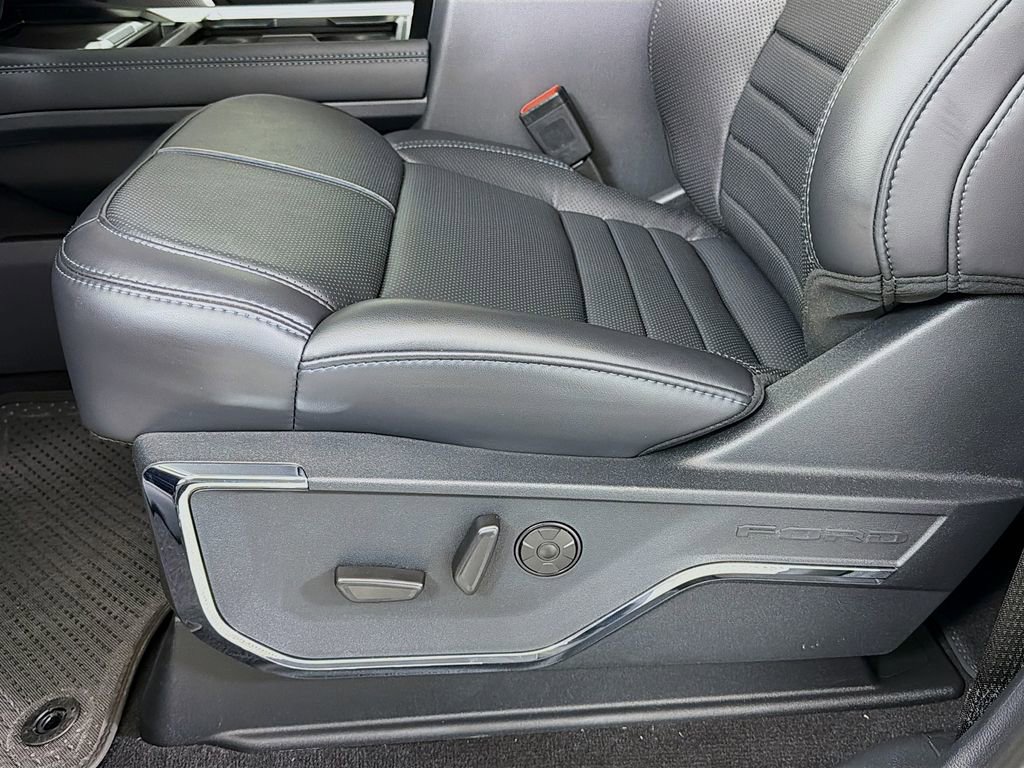 New 2025 Ford F350 Platinum w/ FX4 Off-Road Package image 22