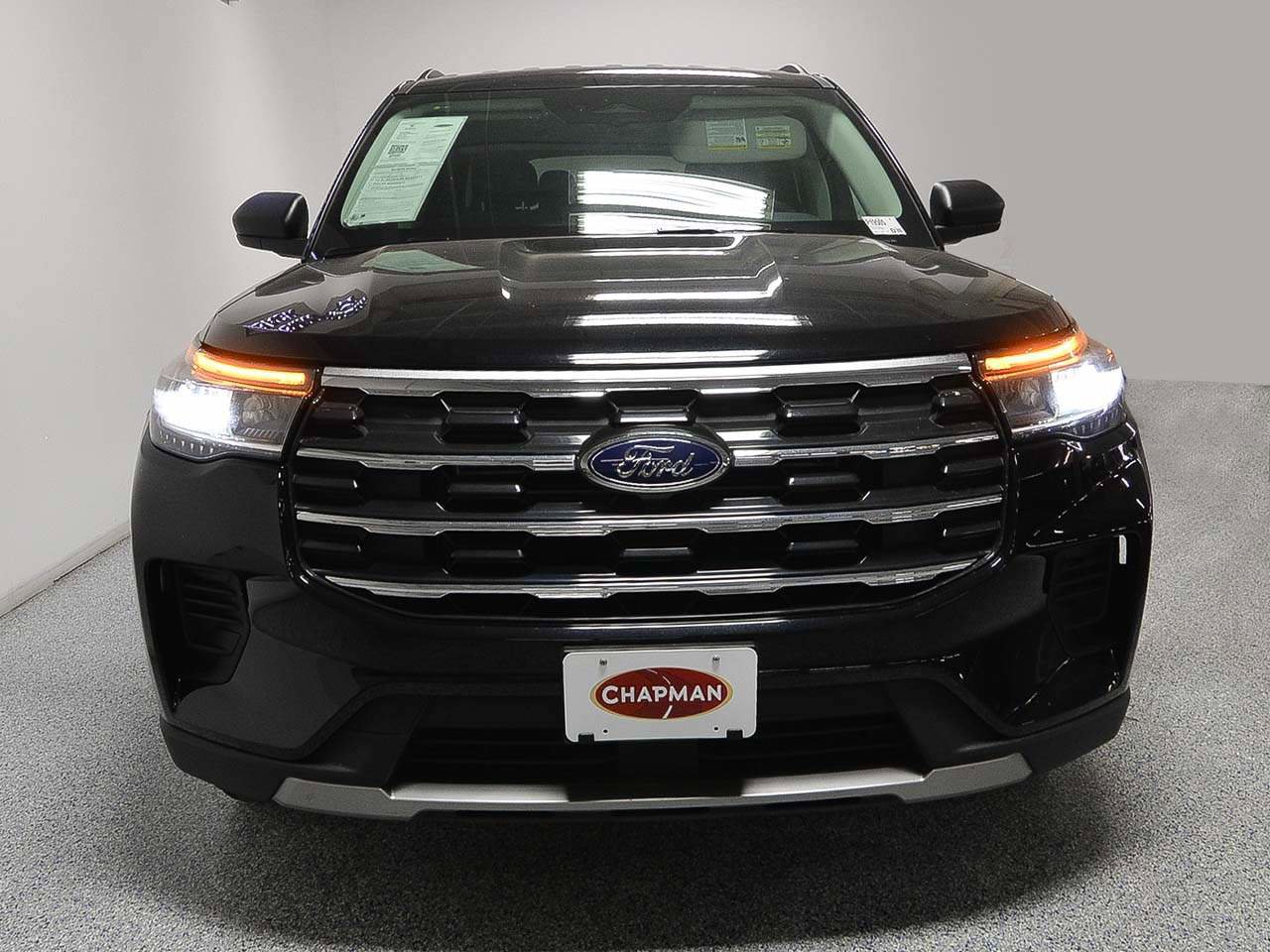 Used 2025 Ford Explorer Active image 2