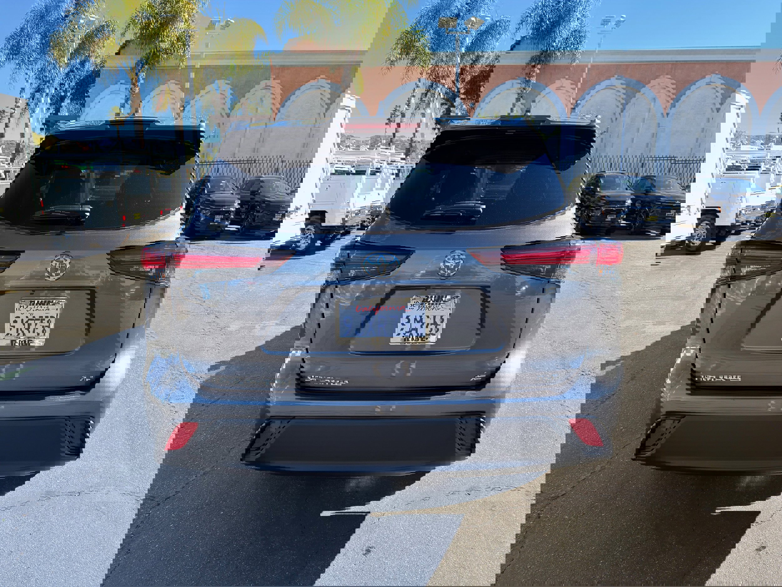 Used 2024 Toyota Highlander XLE image 7