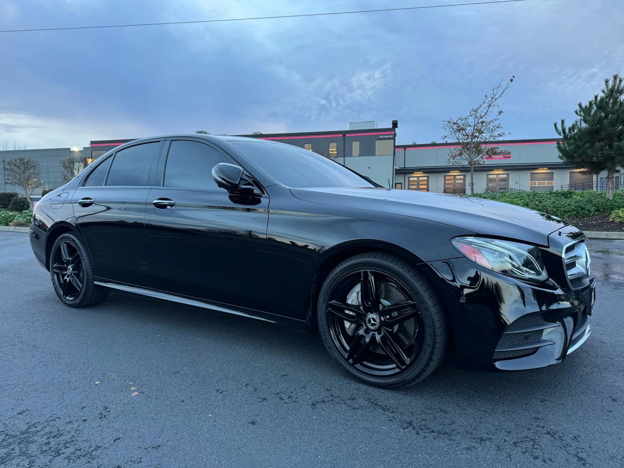 Used 2020 Mercedes-Benz E 350 4MATIC Sedan image 1