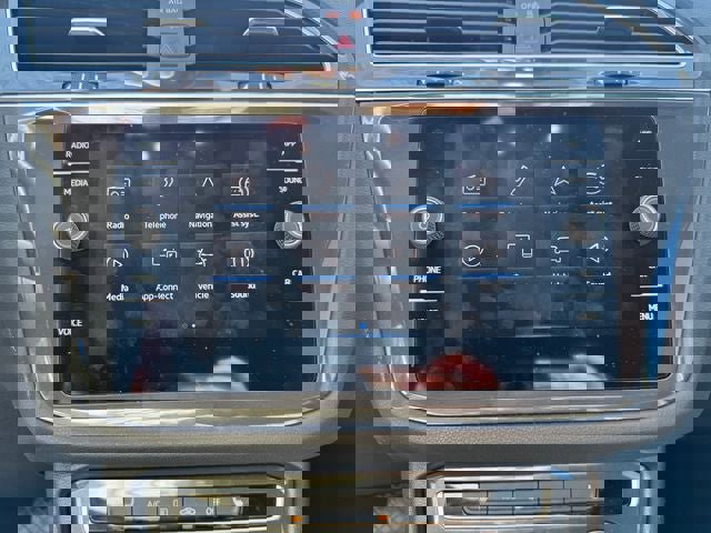 Used 2024 Volkswagen Tiguan SE image 18