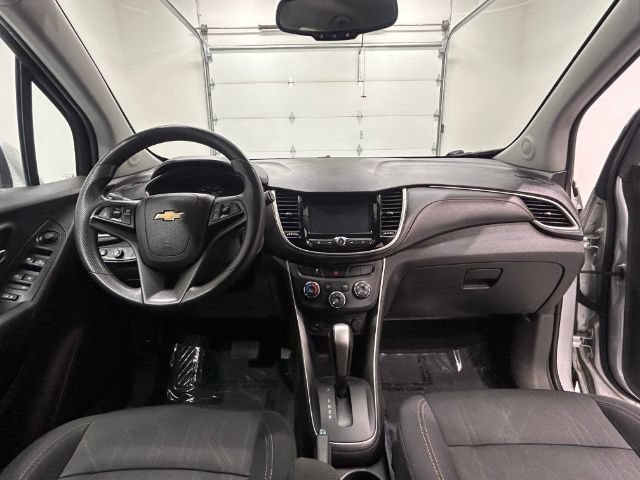 Used 2017 Chevrolet Trax LT AWD/4WD image 36