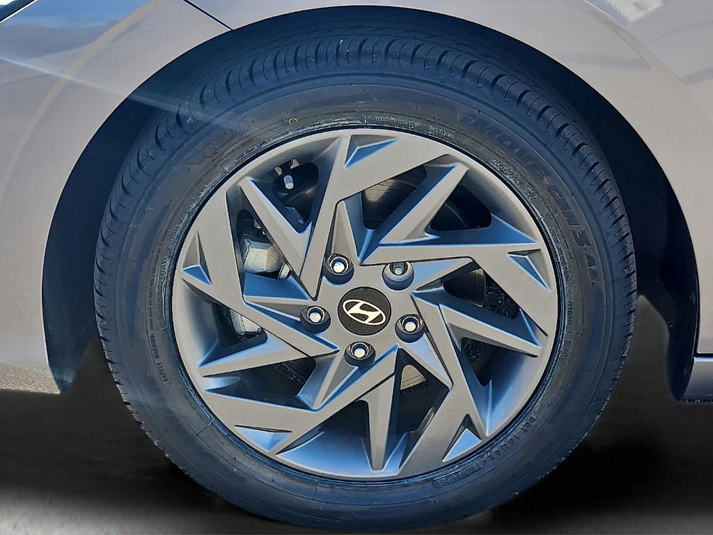 Used 2024 Hyundai Elantra SEL image 10