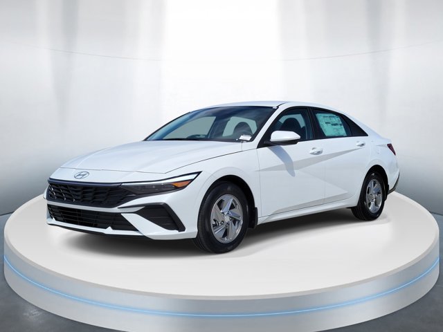 New 2026 Hyundai Elantra SE FWD image 2