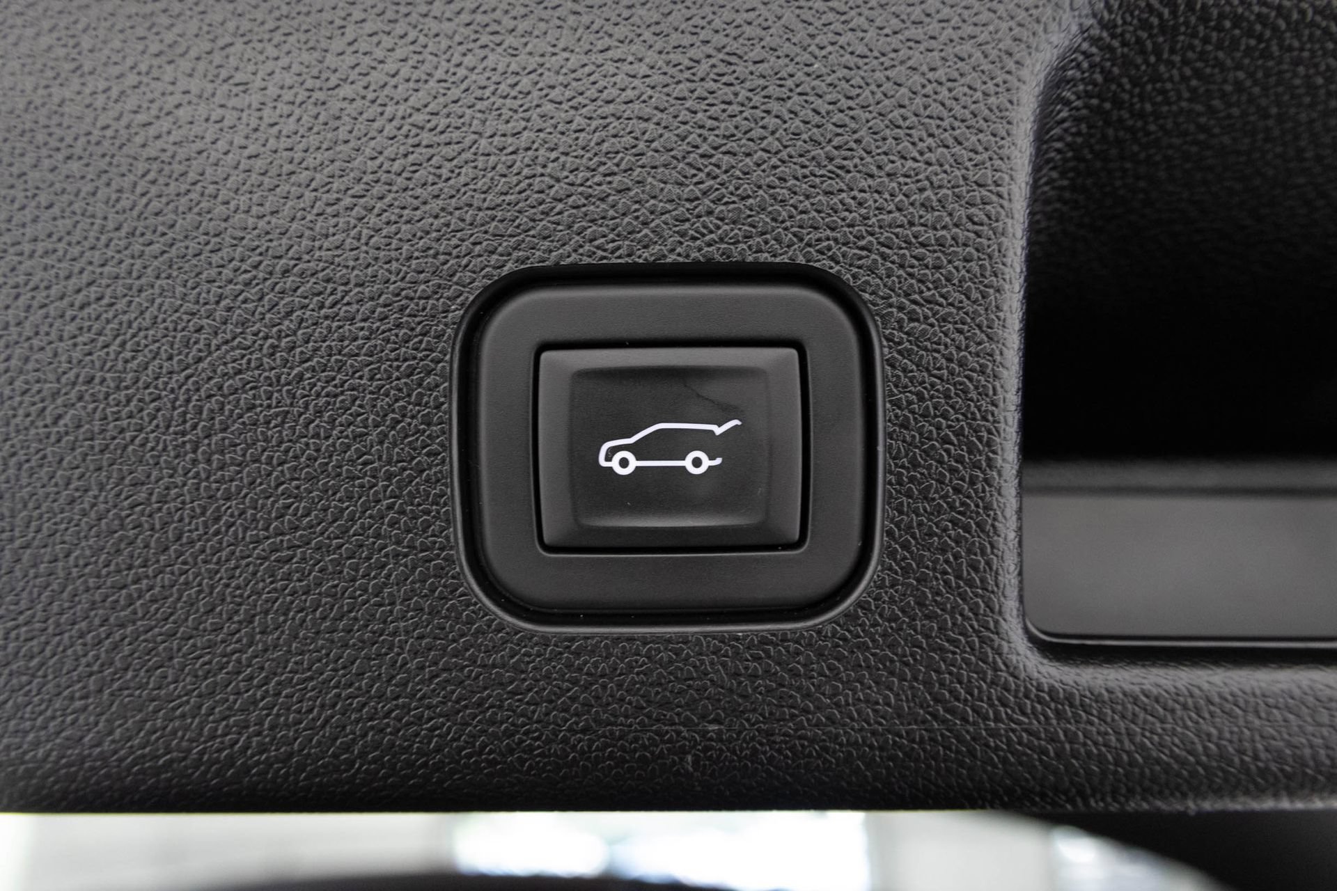 Used 2024 Chevrolet Equinox EV RS FWD image 39