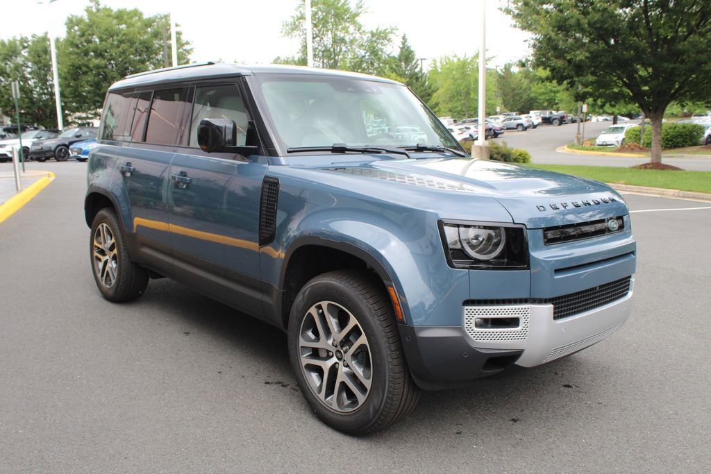 Used 2025 Land Rover Defender 110 S image 9