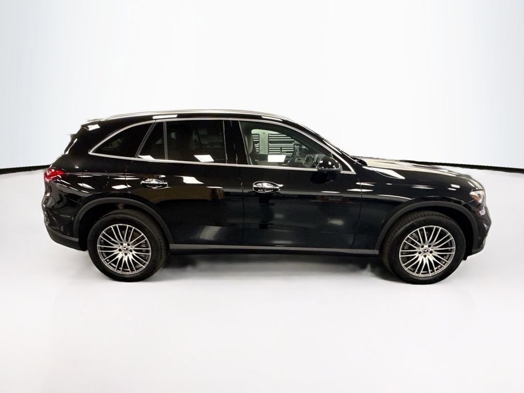 Certified 2026 Mercedes-Benz GLC 300 image 4