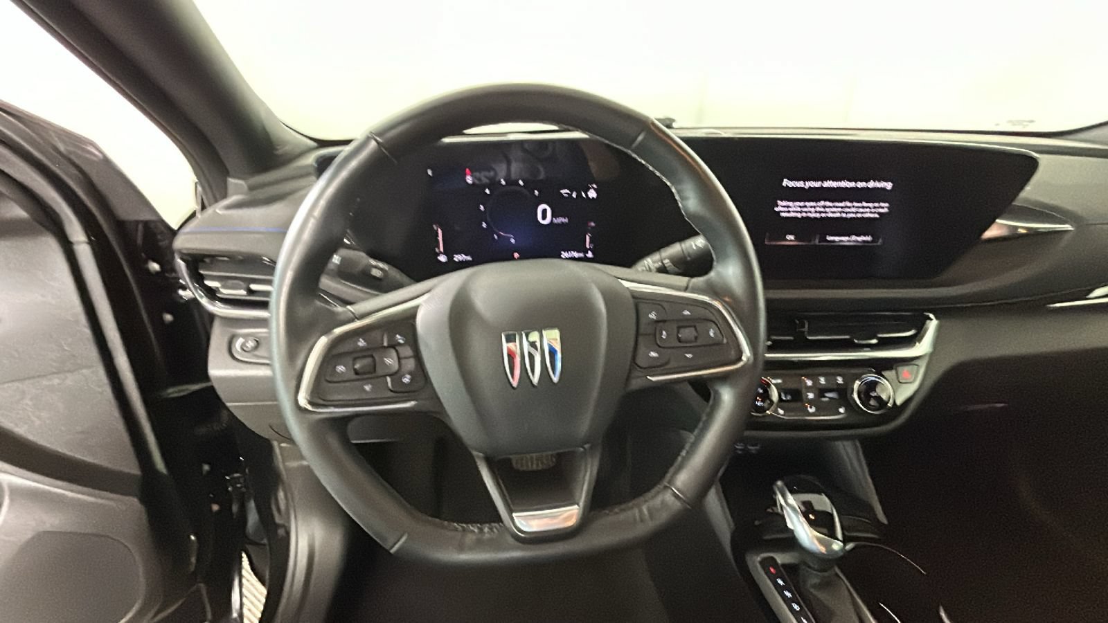 Used 2025 Buick Envista Sport Touring w/ Experience Buick Package FWD image 17