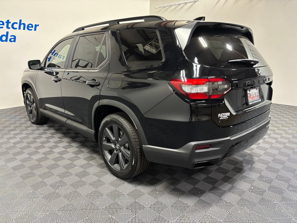 New 2026 Honda Pilot Sport image 4